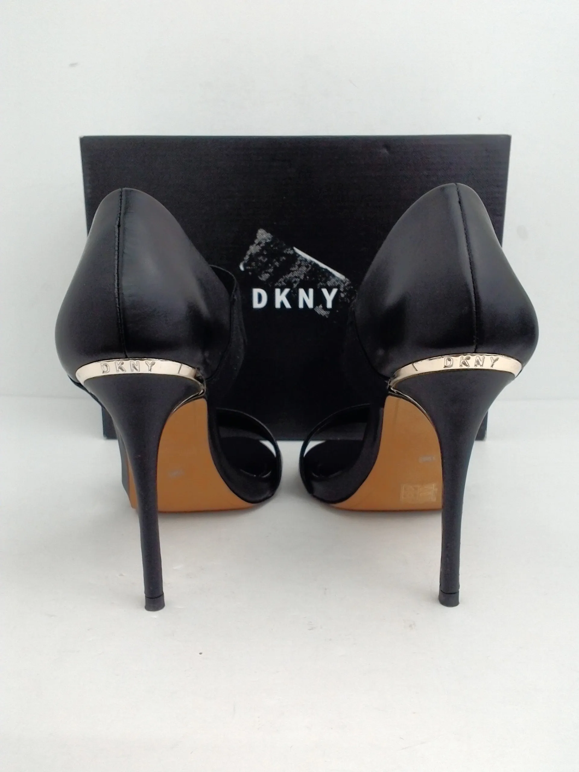 DKNY Women's Iva Black Leather Sandal Size 9.5