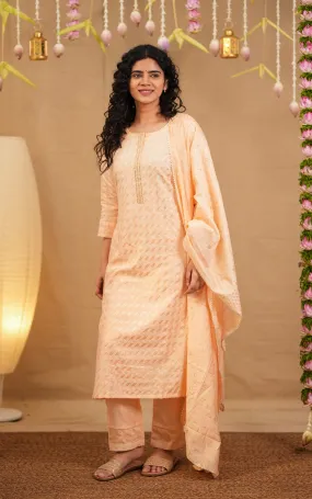 Jaanvi (Kurti Pant Dupatta)