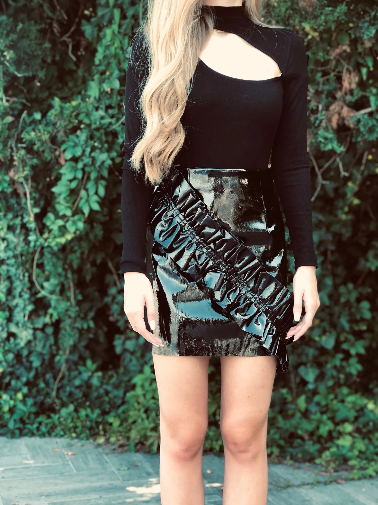 PATENT RUFFLE MINI SKIRT