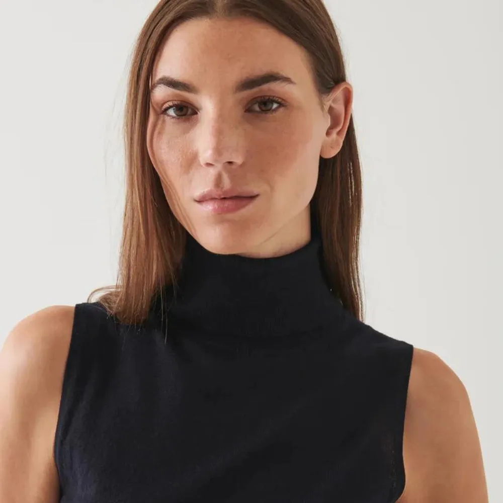 Patrick Assaraf Superfine Merino Sleeveless Turtleneck